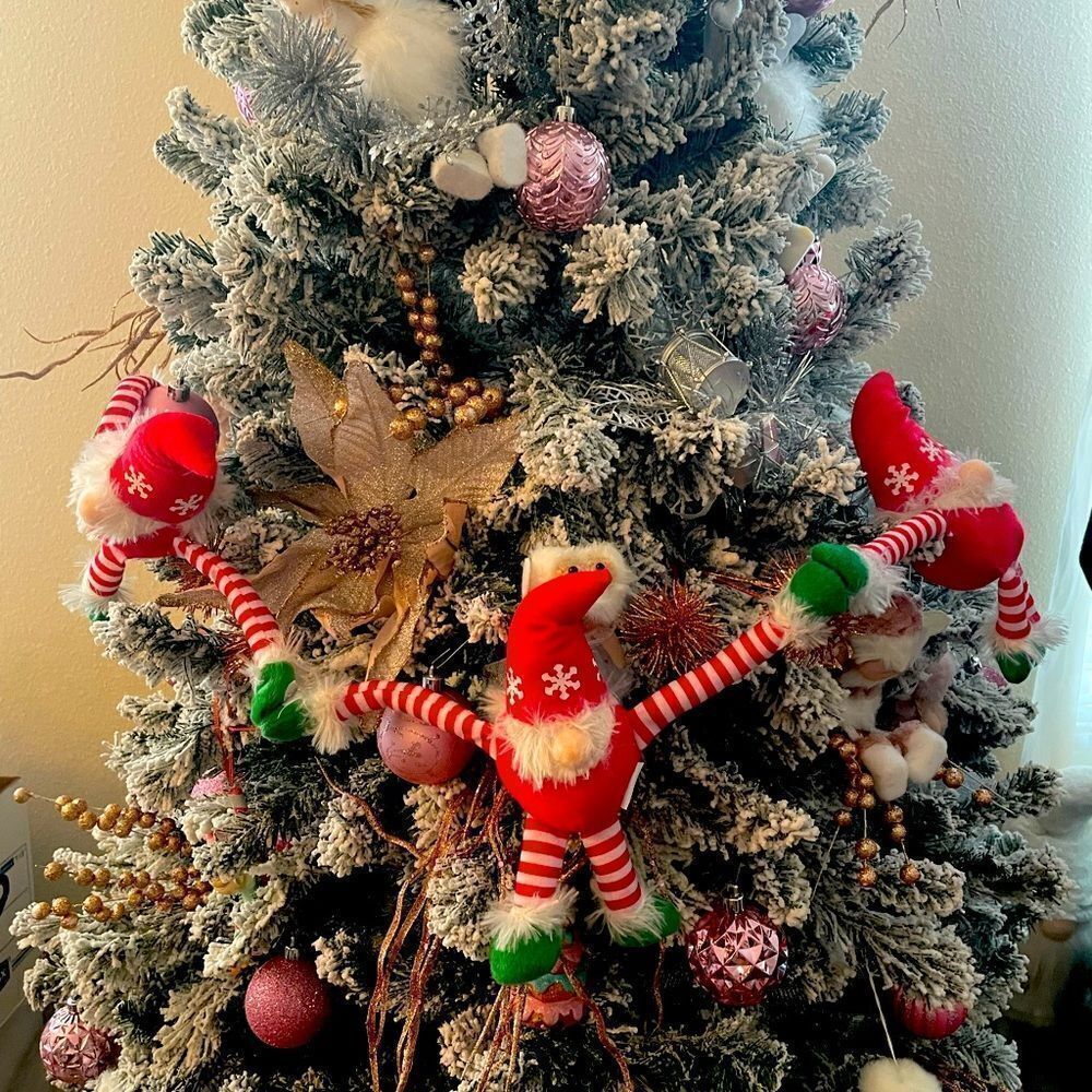 CHRISTMAS HANGING ELF GARLAND‎
